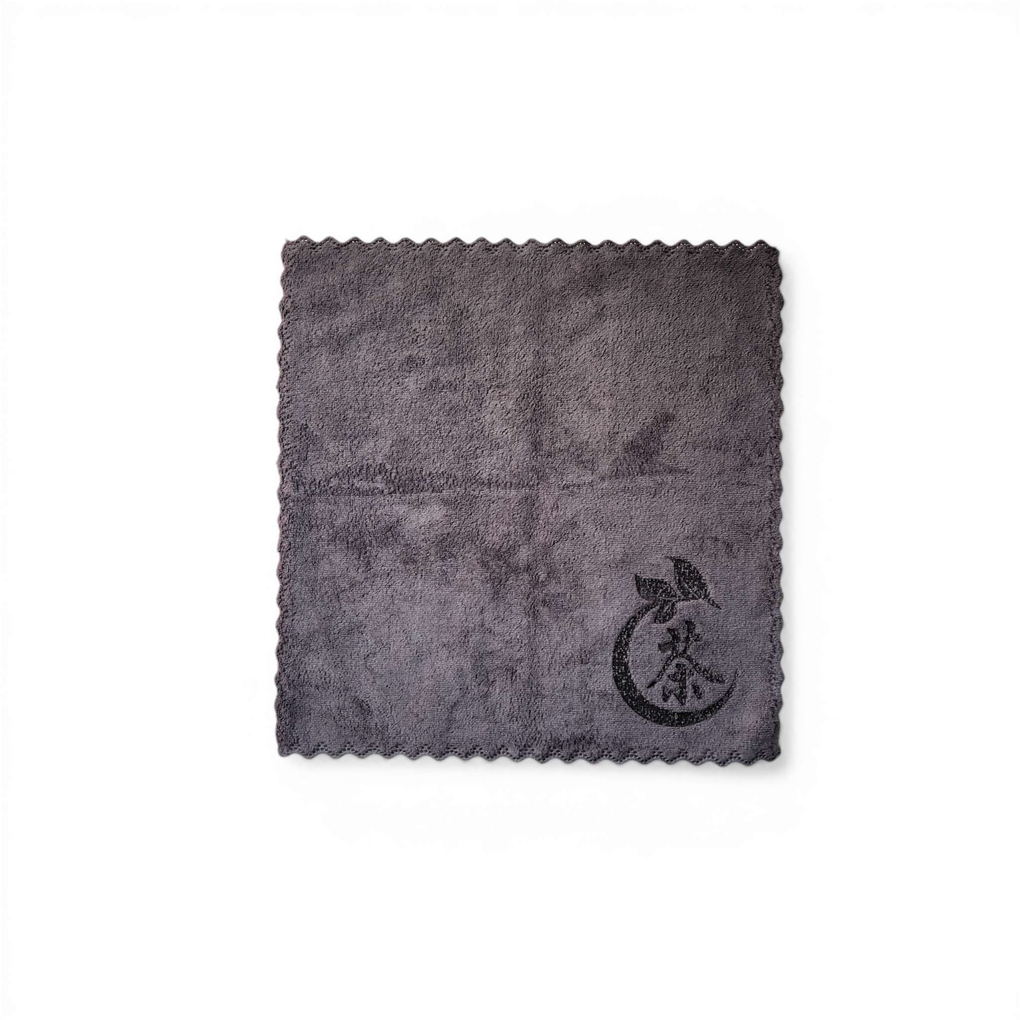 Chiffon d’entretien THÉCHA en tissu doux, accessoire pratique pour nettoyer théières, filtres et accessoires d’infusion.